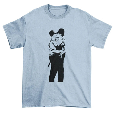 Banksy Kissing Coppers Mens T-Shirt XL / Light Blue